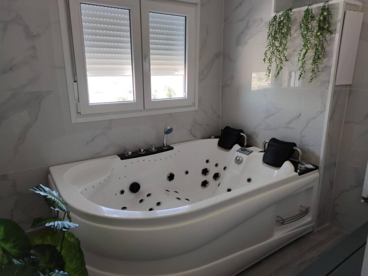 Apartamento Con Jacuzzi El Rincon De Las Delicias Zaragoza Exteriör bild